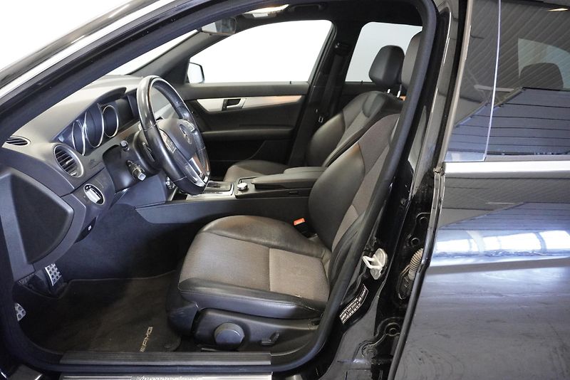Mercedes-Benz Třídy C 250 2.2CDi 125 kW AUTOMAT - fotka 16 z 33