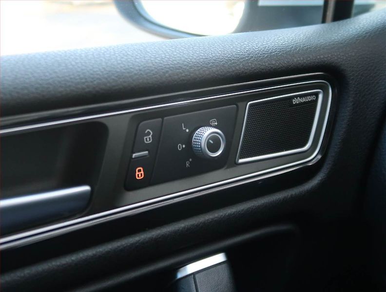 Volkswagen Touareg (2015) 3.0 TDI - fotka 22 z 31