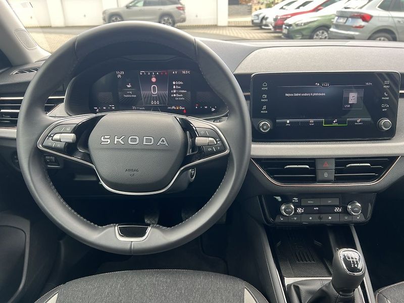 Škoda Kamiq Top Selection 1.0 TSI 85 kW - fotka 21 z 29