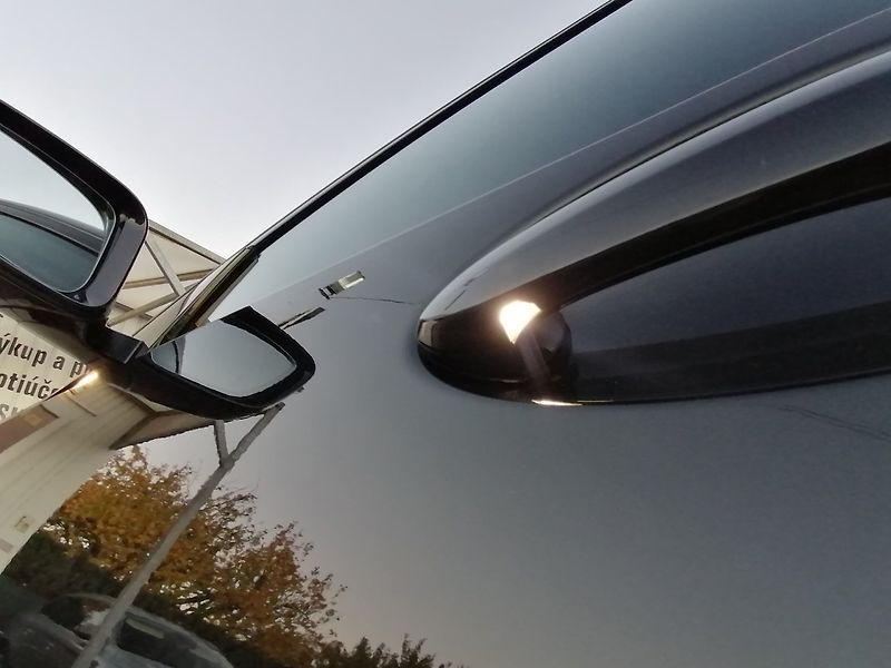 BMW Řada 3 (2023) 320e M-Sport PHEV - fotka 45 z 47