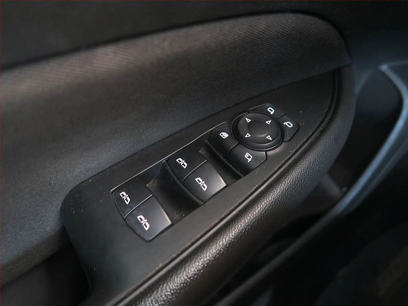 Opel Insignia (2020) 2.0 CDTI, Navi, Tempomat - fotka 16 z 16