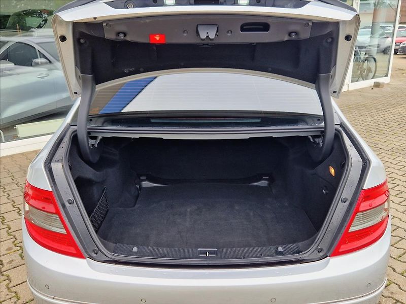 Mercedes-Benz Třídy C 2,2 CDI AVANTGARDE MAN TOPSTAV - fotka 11 z 36