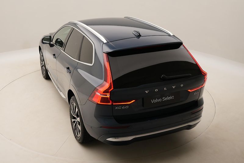Volvo XC60 B4 AWD BRIGHT PLUS AUT CZ - fotka 18 z 60