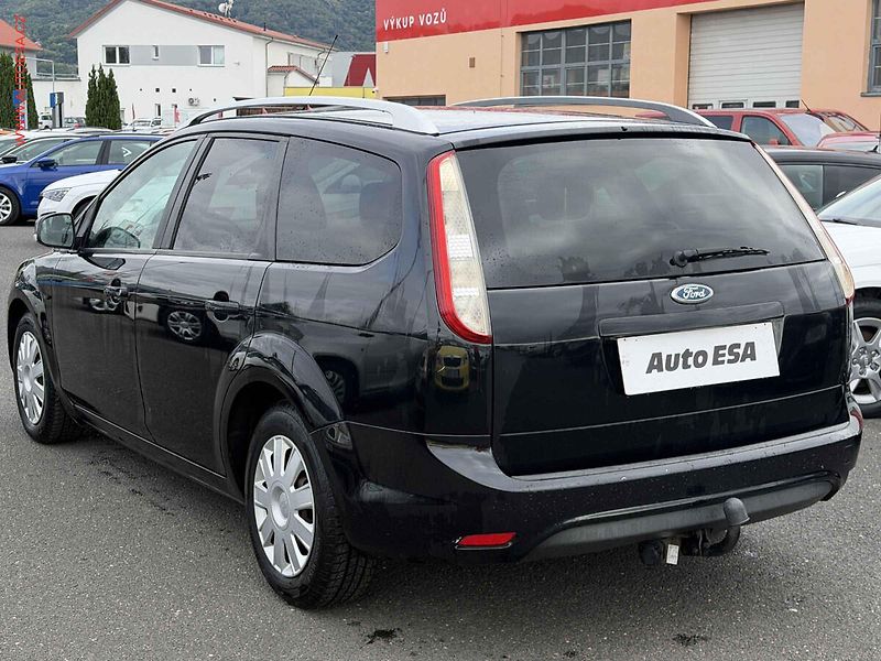 Ford Focus (2008) 1.6, AC - fotka 6 z 15