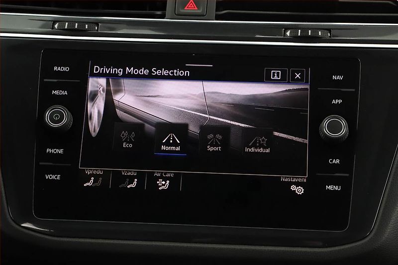 Volkswagen Tiguan Allspace (2021) 2.0 TDI - fotka 14 z 20