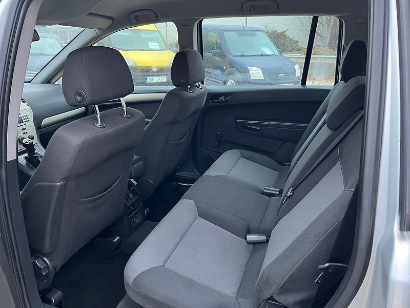 Opel Zafira 1.9cdti 88kw+7.míst - fotka 15 z 29