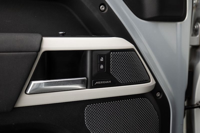 Land Rover Defender D300/Meridian/360 - fotka 19 z 23