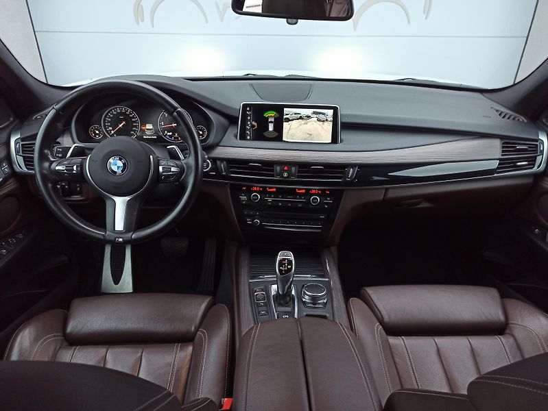 BMW X5 xDRIVE 30d 190kW ČR - fotka 19 z 31
