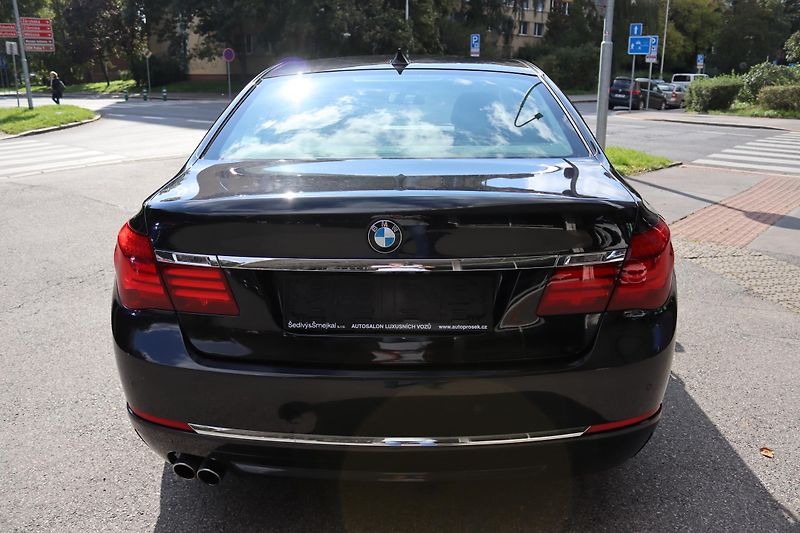 BMW Řada 7 730D XDRIVE F01 190kW - fotka 11 z 48