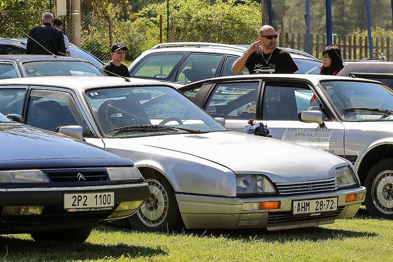 Jarní koulení - sraz automobilů a příznivců značky Citroën na zámku ve Svojšíně na Tachovsku.