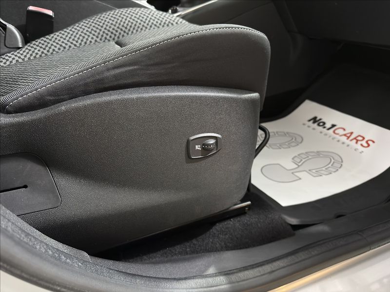 Renault Grand Scénic 1,5   DCI AUTOMAT NAVI ČIDLA - fotka 19 z 36
