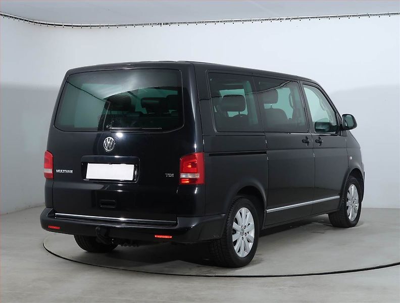 Volkswagen Multivan (2011) Highline 2.0 TDI - fotka 5 z 19