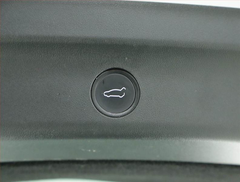 Tesla Model Y (2022) Long Range AWD 79kWh, SoH 92% - fotka 21 z 24