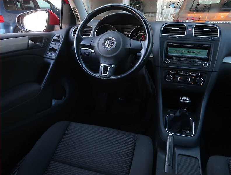Volkswagen Golf (2011) 1.2 TSI, Tempomat - fotka 7 z 14