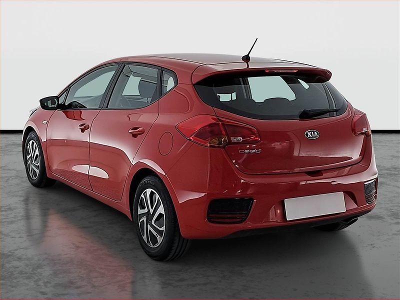 Kia Ceed (2015) 1.4 CVVT - fotka 4 z 15