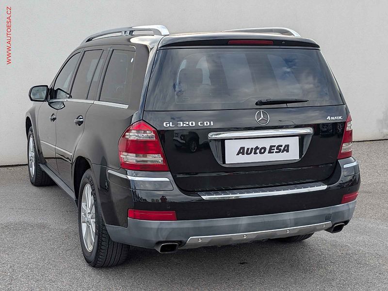 Mercedes-Benz GL (2009) 3.0 CDi GL320 4MATIC, ČR, AT - fotka 6 z 16