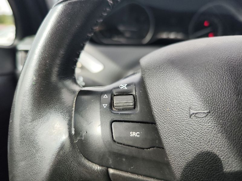 Peugeot 2008 1.6 HDI/73kW 1.Majitel - fotka 23 z 33