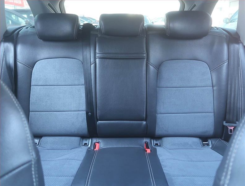 Audi A4 (2015) Attraction 2.0 TDI, 4X4 - fotka 10 z 15