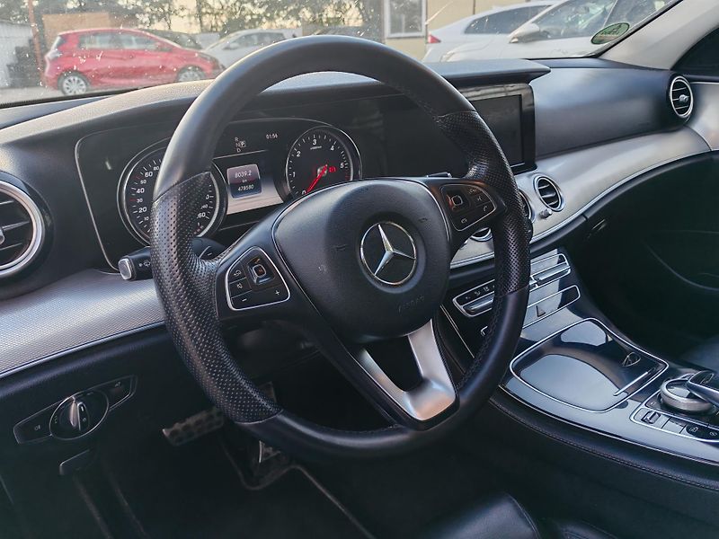 Mercedes-Benz Třídy E (2018) E 200d / poškozen motor - fotka 14 z 23