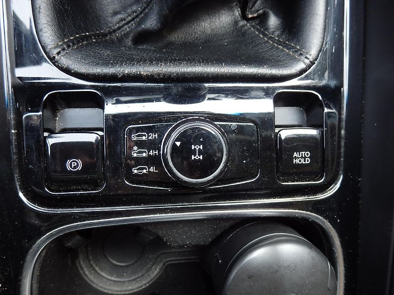 SsangYong Rexton 2.2 D 133 kW 4WD NAVIGACE - fotka 15 z 21