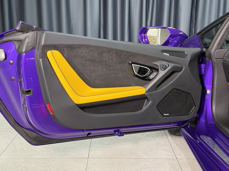 Lamborghini Huracán (2024) EVO SPYDER LIFT VIOLA PASIFAE - fotka 13 z 35