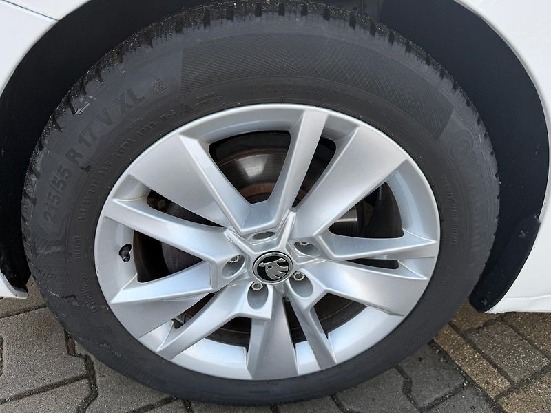 Škoda Octavia (2020) IV 1.5 TSi 110kW Ambiente - fotka 25 z 29
