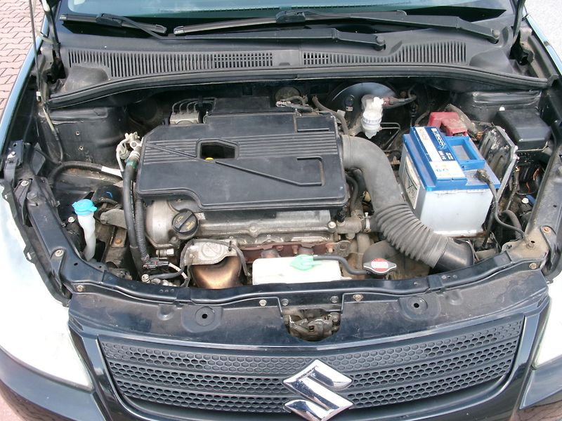 Suzuki SX4 (2007) 1,6i KLIMA VÝHŘEV - fotka 26 z 26