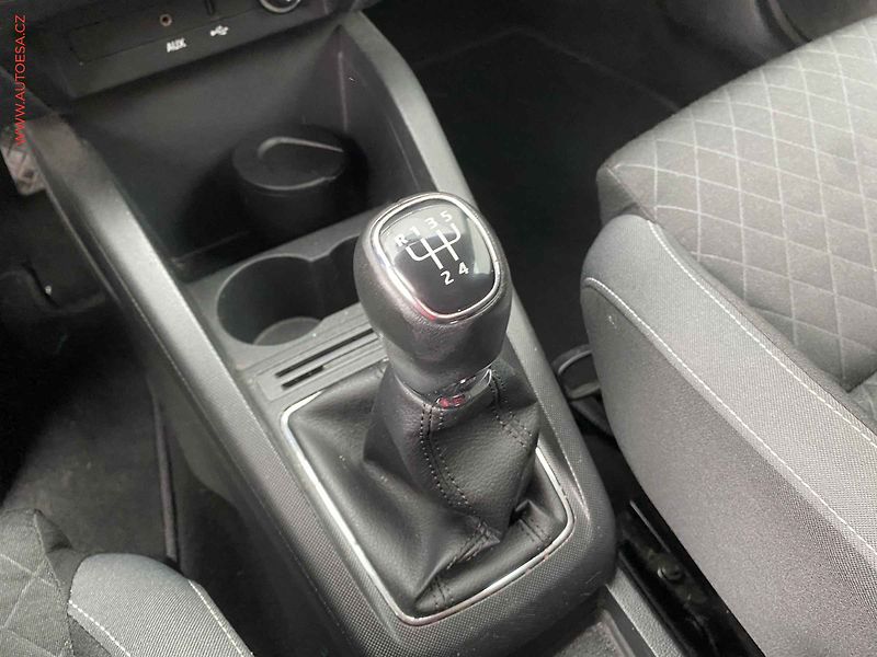 Škoda Fabia (2015) 1.2 TSi, Sport - fotka 15 z 16