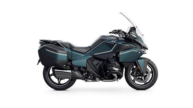 BMW R 1300 RT je nyní kompaktnější a sportovnější, o komfortní výbavu však nepřišlo - právě naopak., zdroj: foto: BMW Motorrad