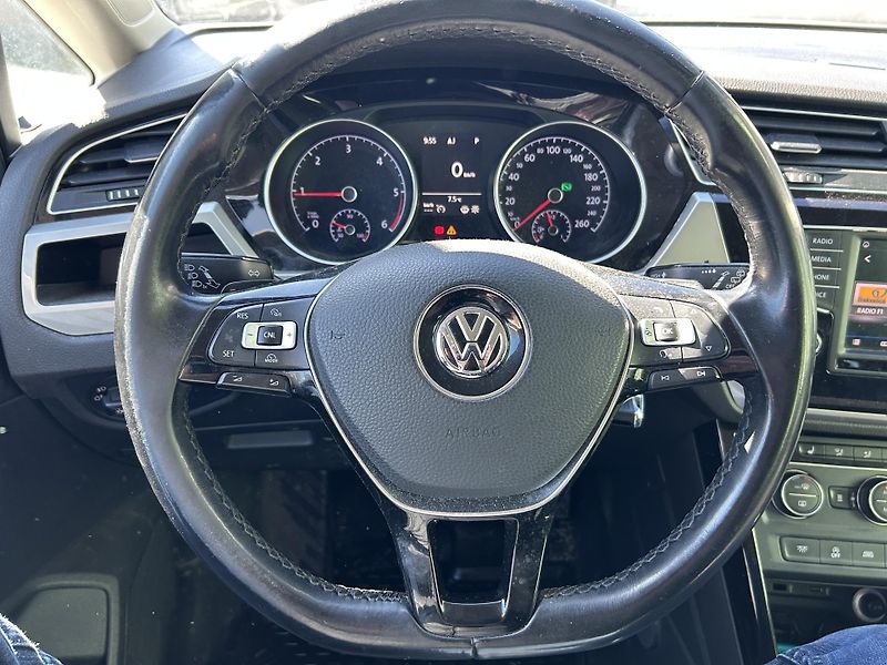 Volkswagen Touran (2016) 2.0 TDi 110 kw - fotka 15 z 20