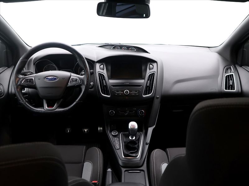 Ford Focus 2,0 TDCi ST 136kW Turnier - fotka 29 z 36