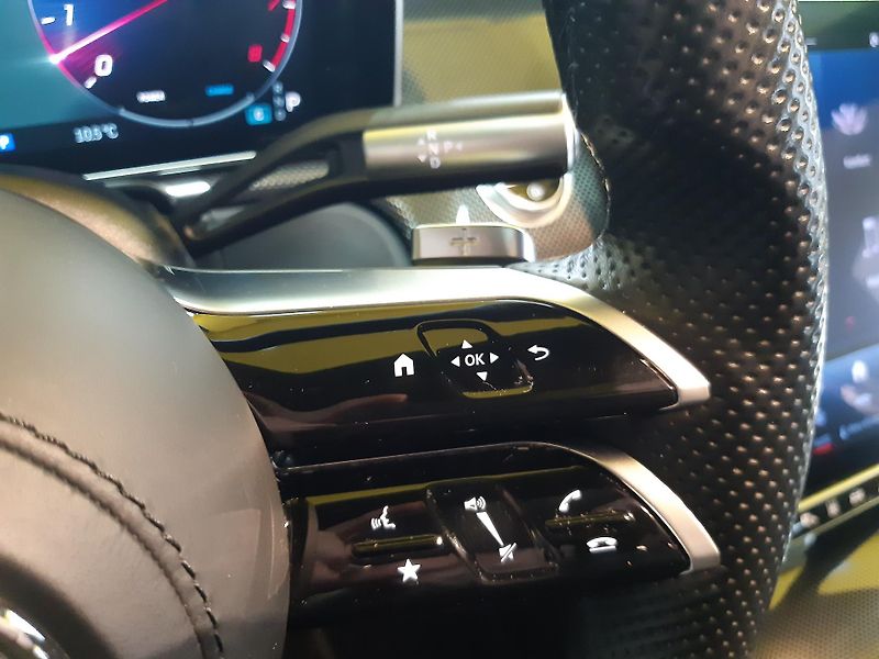 Mercedes-Benz Třídy S S500 4MATIC AMG PAKET MAX VÝBA - fotka 21 z 58