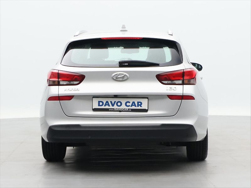 Hyundai i30 1,4 T-GDI 103kW DCT Navi LED - fotka 6 z 32