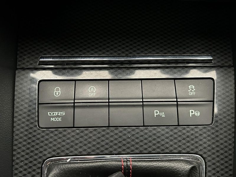 Škoda Octavia 2.0 TSI RS - fotka 25 z 35