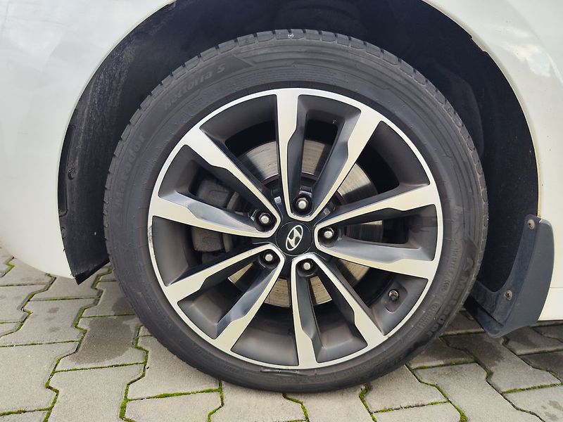 Hyundai i40 1.7 CRDI/104kW Experience AT - fotka 33 z 33