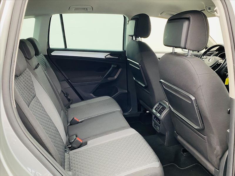 Volkswagen Tiguan 2,0 TDI DSG 110 kW COMFORTLINE - fotka 7 z 27