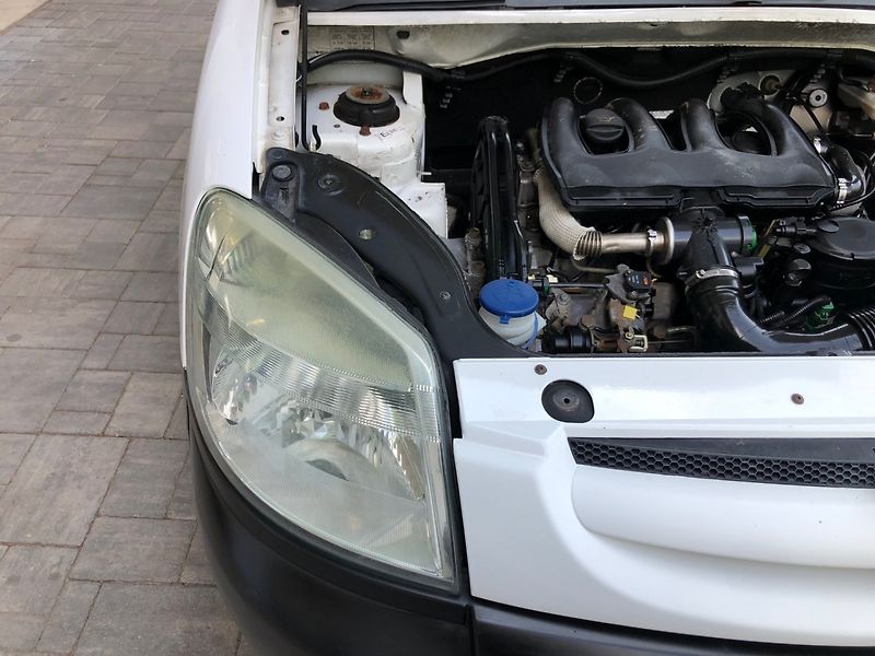 Peugeot Partner (2004) 1.9 D - fotka 20 z 26