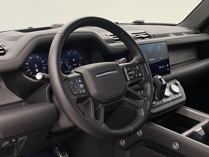 Land Rover Defender 110 D300 X AWD AUT CZ - fotka 18 z 55