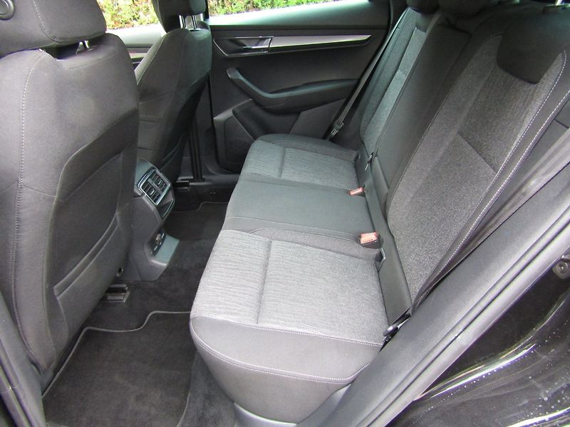 Škoda Karoq (2019) 1.0 TSI 85kW ACC + KAMERA - fotka 22 z 43