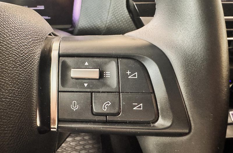 Citroën ë-C4 X 1.MAJITEL, ČR, DPH,V ZÁRUCE - fotka 24 z 32