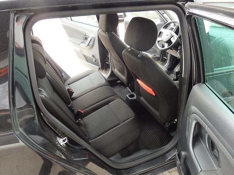 Škoda Fabia 1.2 HTP 51 kW KLIMATIZACE - fotka 9 z 13