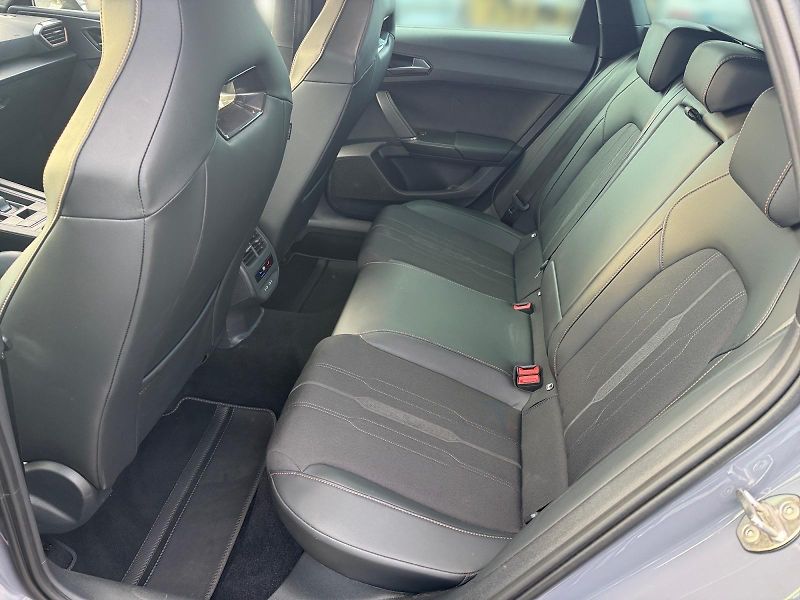 Seat Leon (2023) ST VZ 2.0TSI 228kW 4WD CZ DPH - fotka 8 z 11