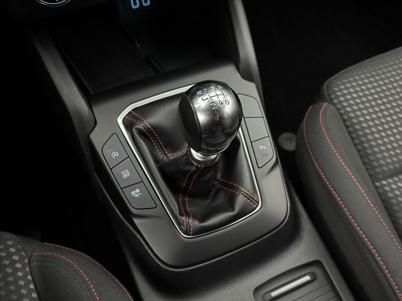 Ford Focus 1,5 ST-LINE ZÁRUKA LED 1MAJ ČR - fotka 25 z 40