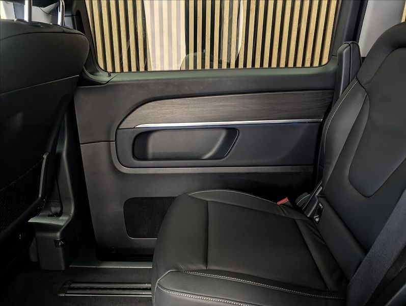 Mercedes-Benz Třídy V V300 XL  AMG AVANTGARDE 4 MATI - fotka 25 z 31
