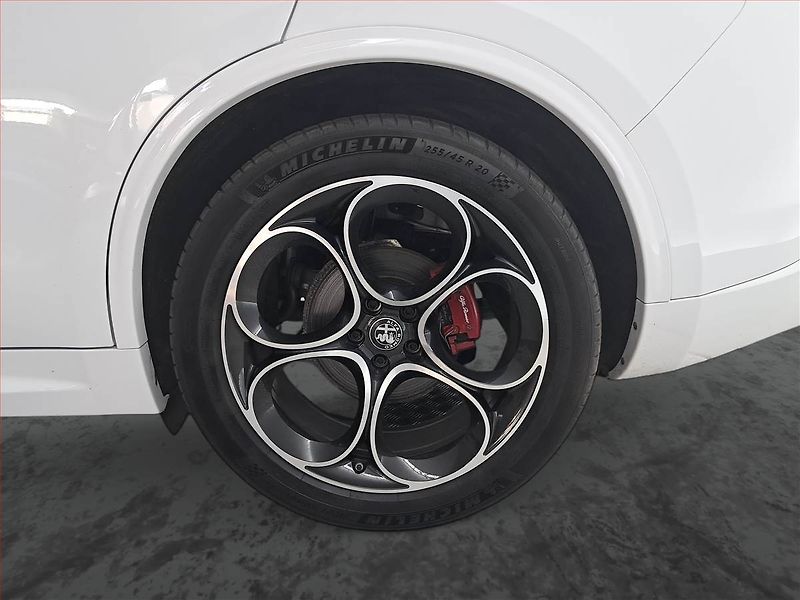 Alfa Romeo Stelvio (2024) Veloce 2.2 Diesel - fotka 15 z 21
