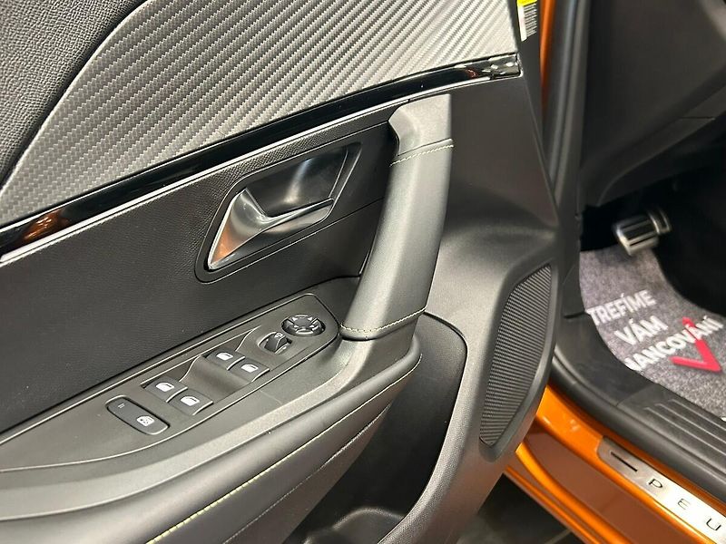 Peugeot 2008 (2021) SoH 89% GT 50kWh | Záruka - fotka 18 z 66