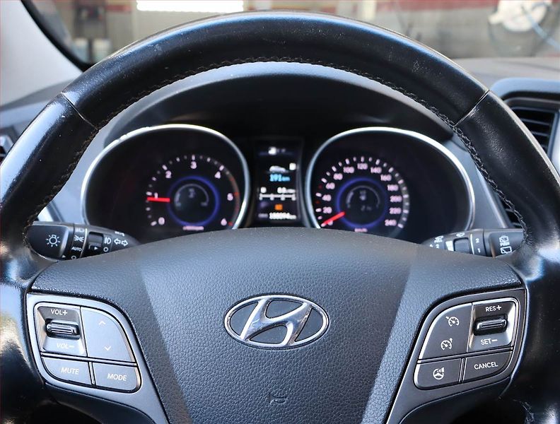 Hyundai Santa Fe (2015) 2.0 CRDi, 4X4, Tempomat - fotka 15 z 16