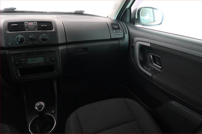 Škoda Fabia (2012) 1.6 TDI, Tažné, slušný stav - fotka 8 z 15