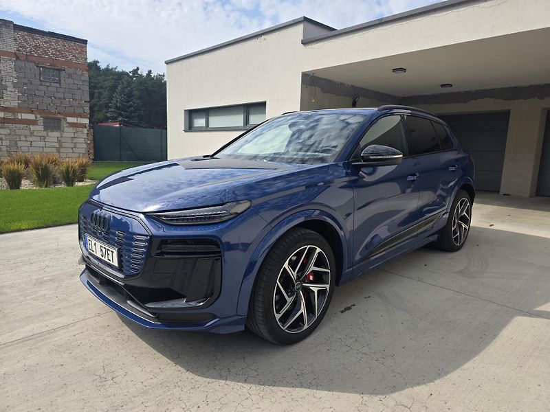 Audi SQ6 e-tron (2025) Edition One Blue - fotka 4 z 33