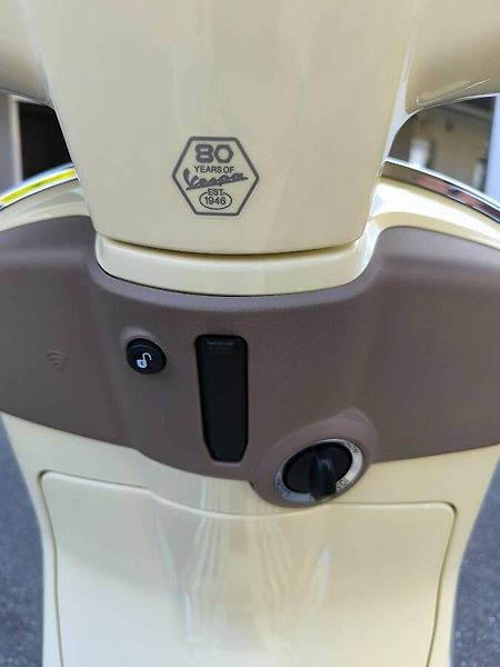 Vespa Primavera 125 3V ABS (2026) 125 S Giallo Disinvolto - fotka 7 z 10